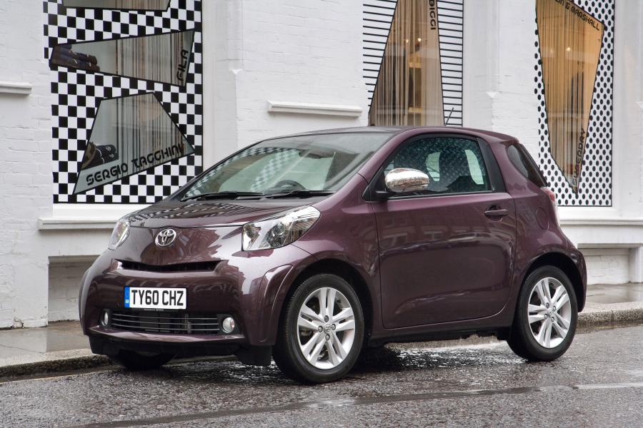 Toyota iQ '2011
